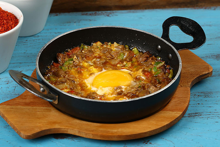 Kıymalı yumurta tarifi