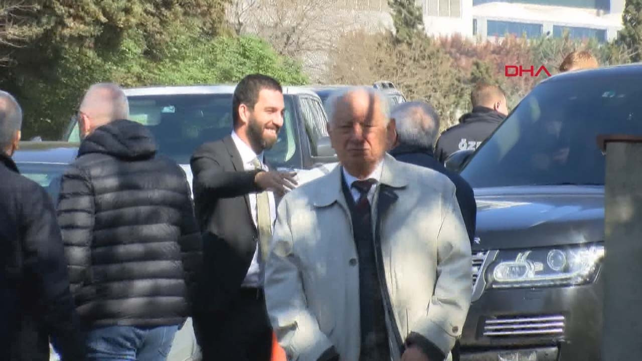 Ömer Onanın babası son yolculuğuna uğurlandı