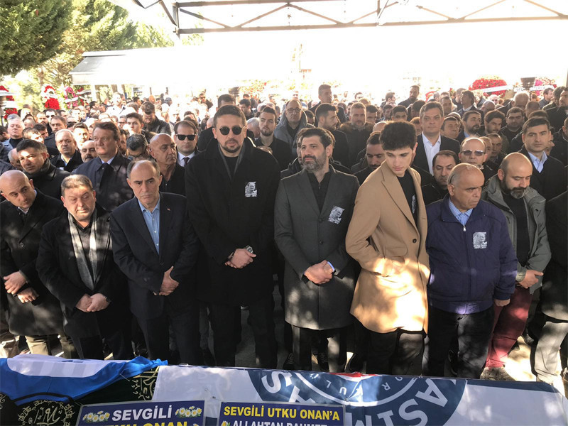 Ömer Onanın babası son yolculuğuna uğurlandı