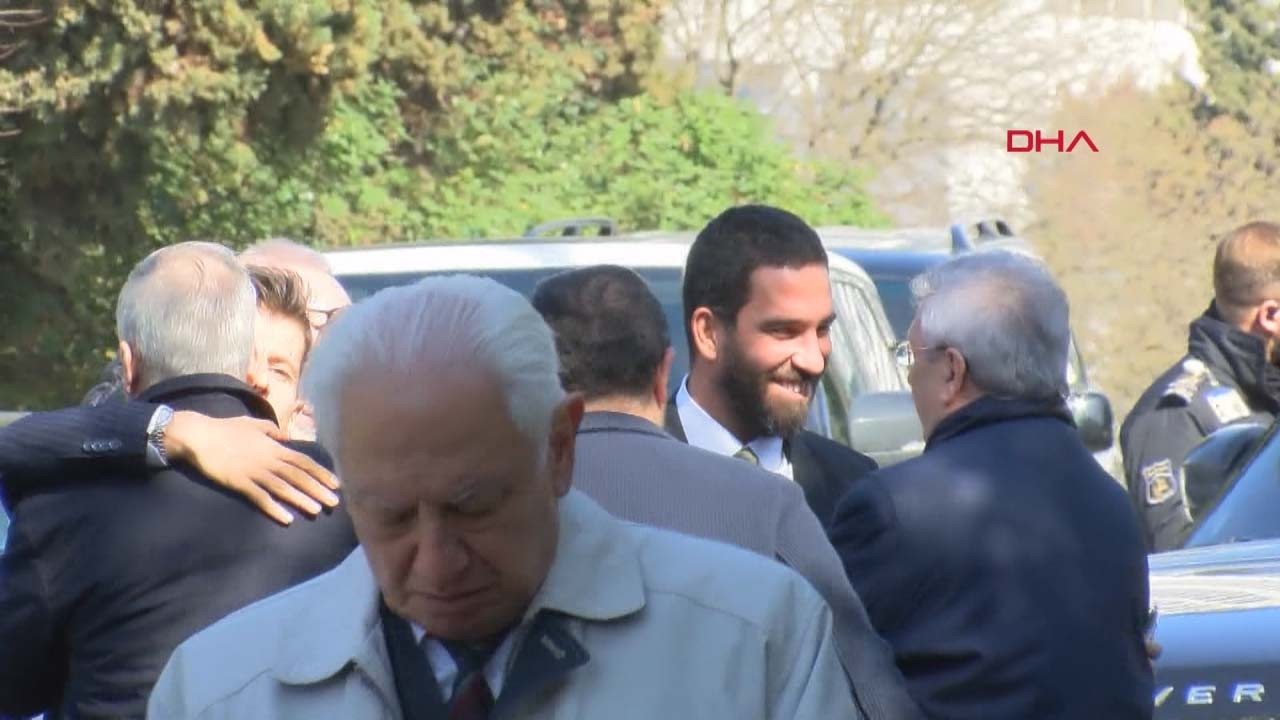 Ömer Onanın babası son yolculuğuna uğurlandı