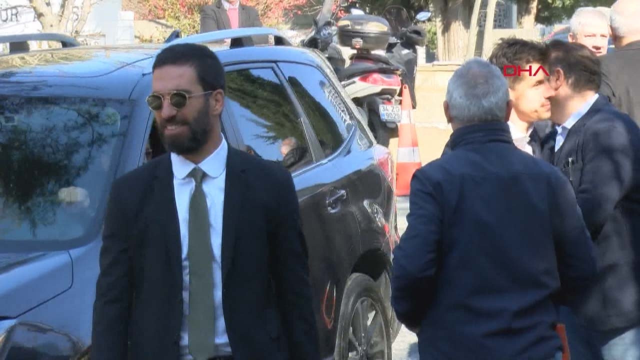 Ömer Onanın babası son yolculuğuna uğurlandı