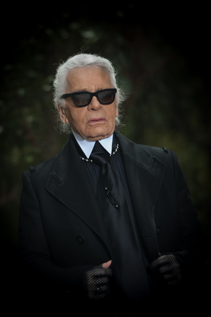 Bir moda dehasının hayatından kareler Bir moda dehasının hayatından kareler