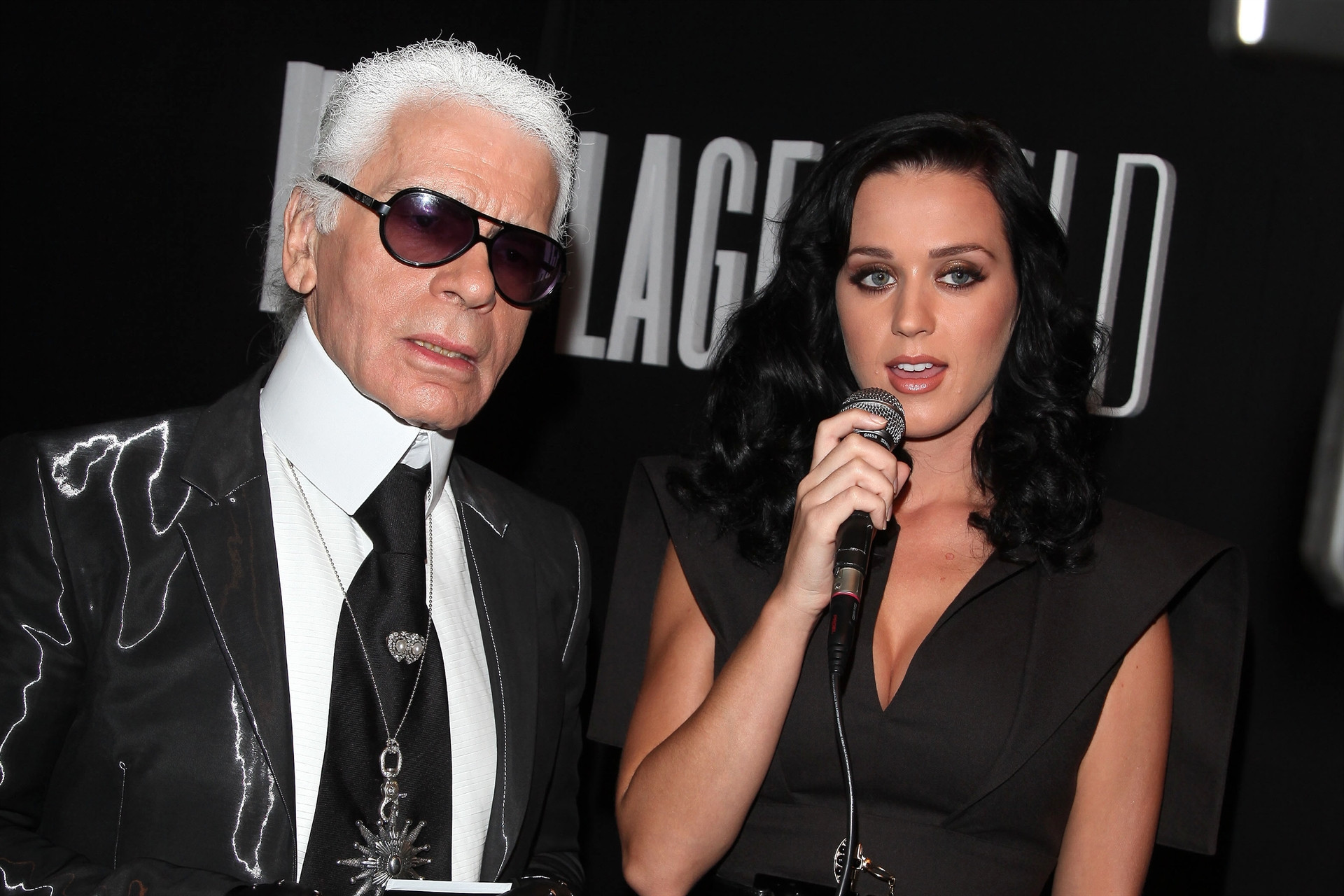 Bir moda dehasının hayatından kareler Bir moda dehasının hayatından kareler