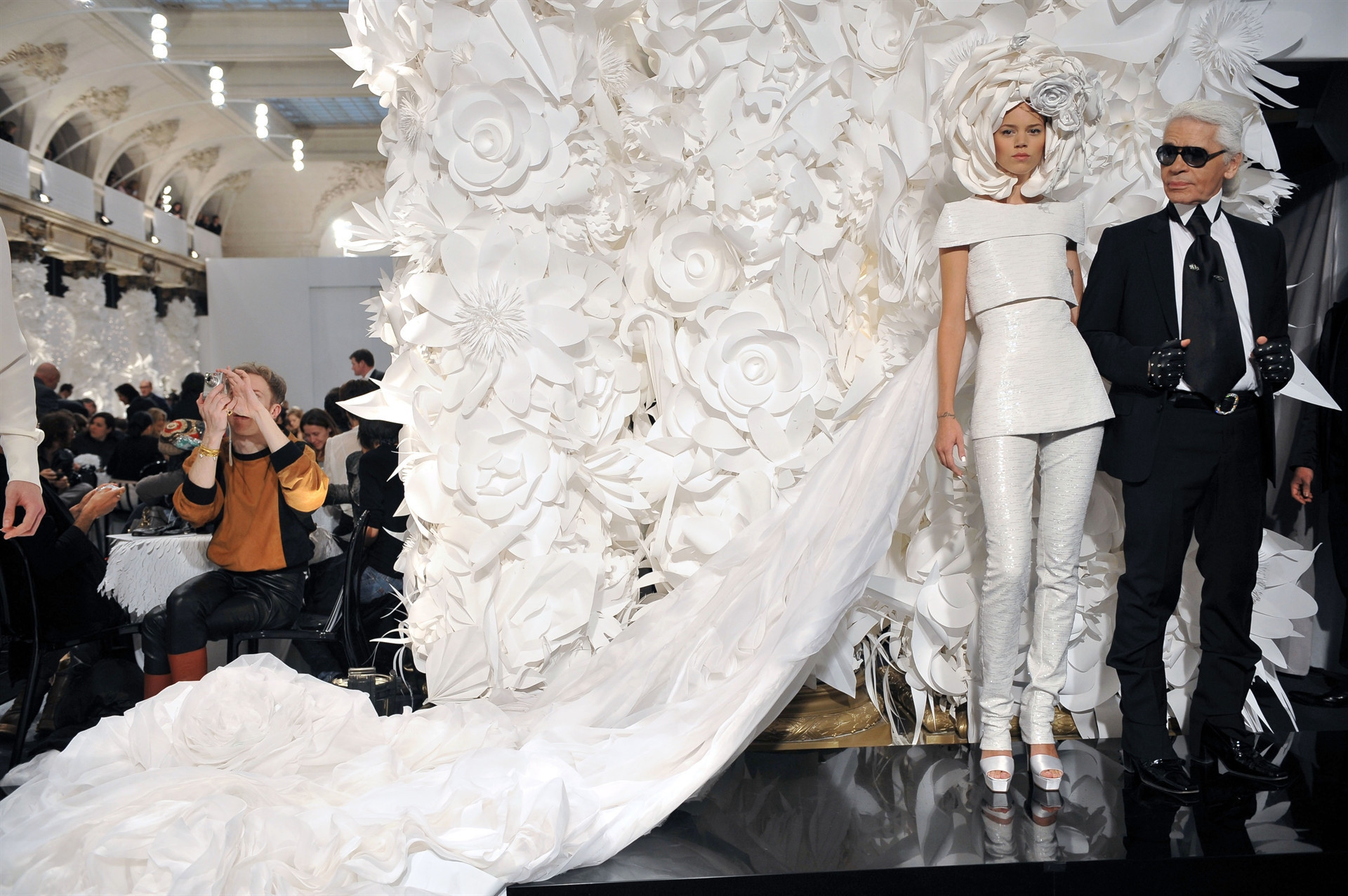 Bir moda dehasının hayatından kareler Bir moda dehasının hayatından kareler