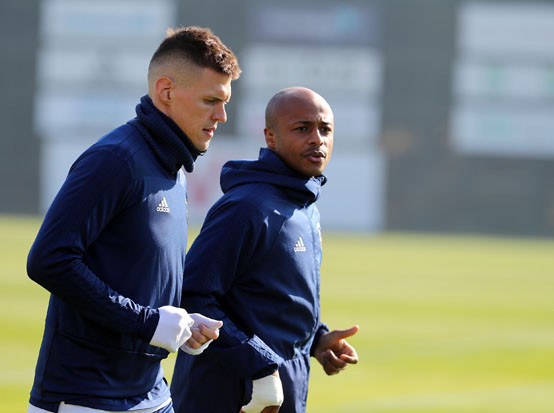 Fenerbahçe idmanında şaşırtan görüntü Futbolcular...