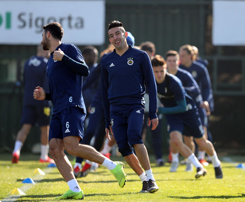 Fenerbahçe idmanında şaşırtan görüntü Futbolcular...