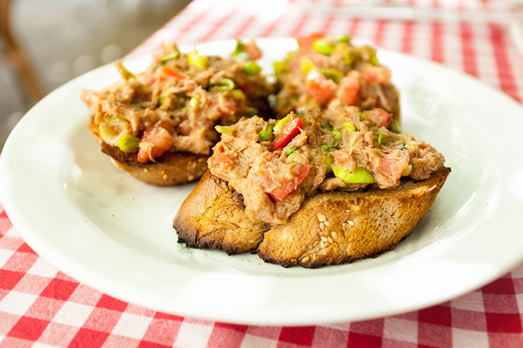 Ton balıklı kanepe tarifi