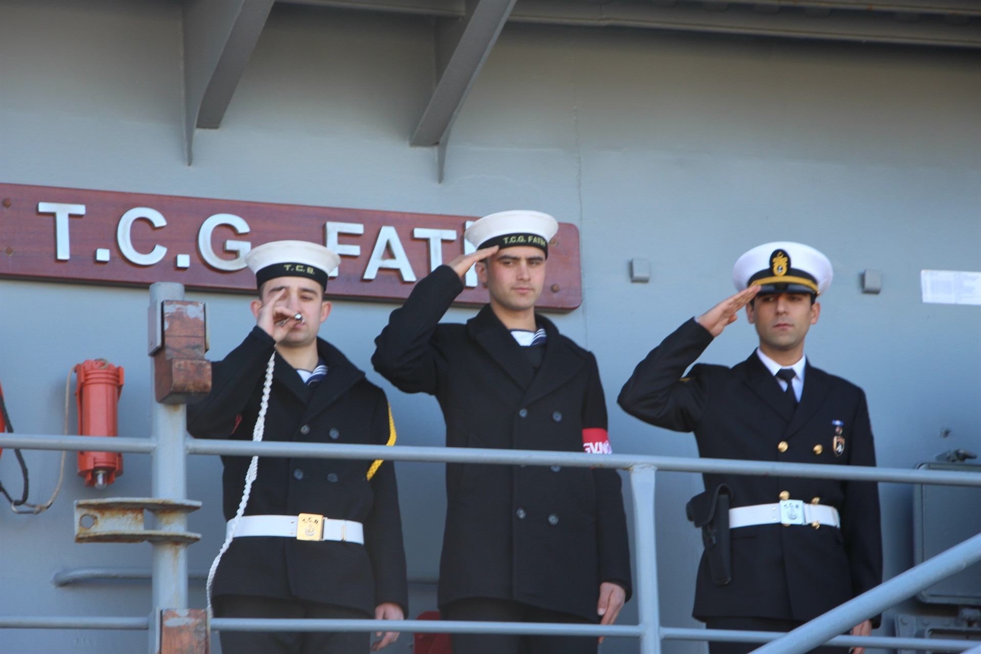 Trabzon’da kurulan deniz üssünün ilk askeri gemisi demirledi