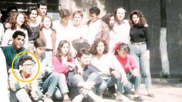 Yeni yaşını kaybettiği babasıyla kutladı... Onu tanıdınız mı Yeni yaşını kaybettiği babasıyla kutladı... Onu tanıdınız mı