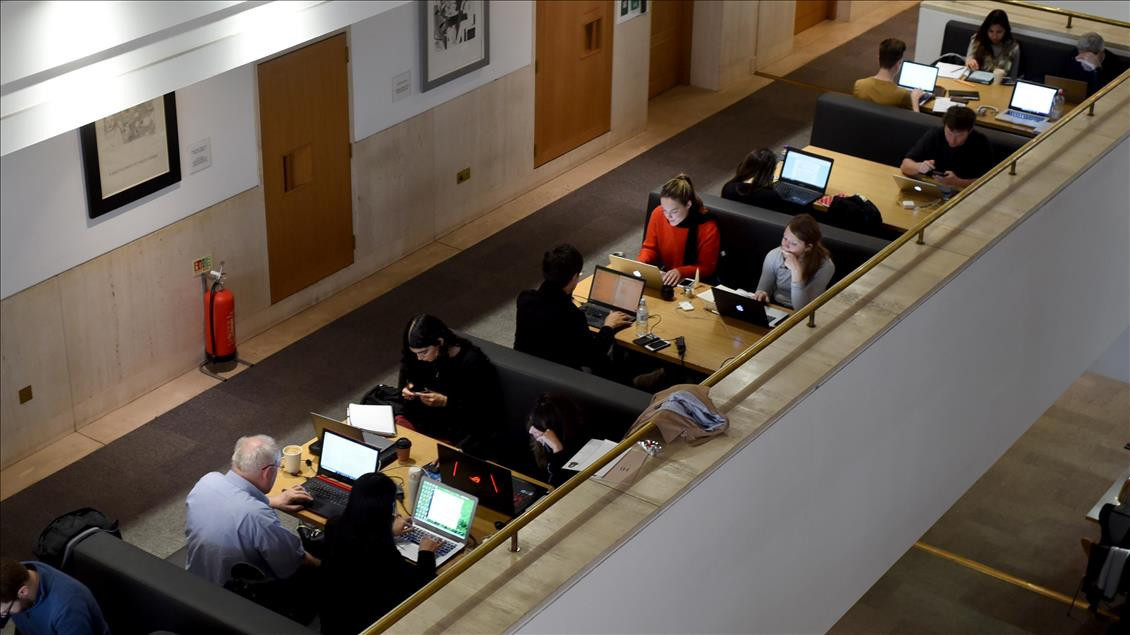 Dünyanın en zengini akıllı telefonu bile yok Sadece 3 saat uyuyarak... Dünyanın en zengini akıllı telefonu bile yok Sadece 3 saat uyuyarak...