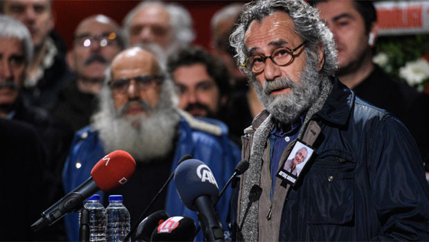 Sanatçı dostlarından Aytaç Armana son görev
