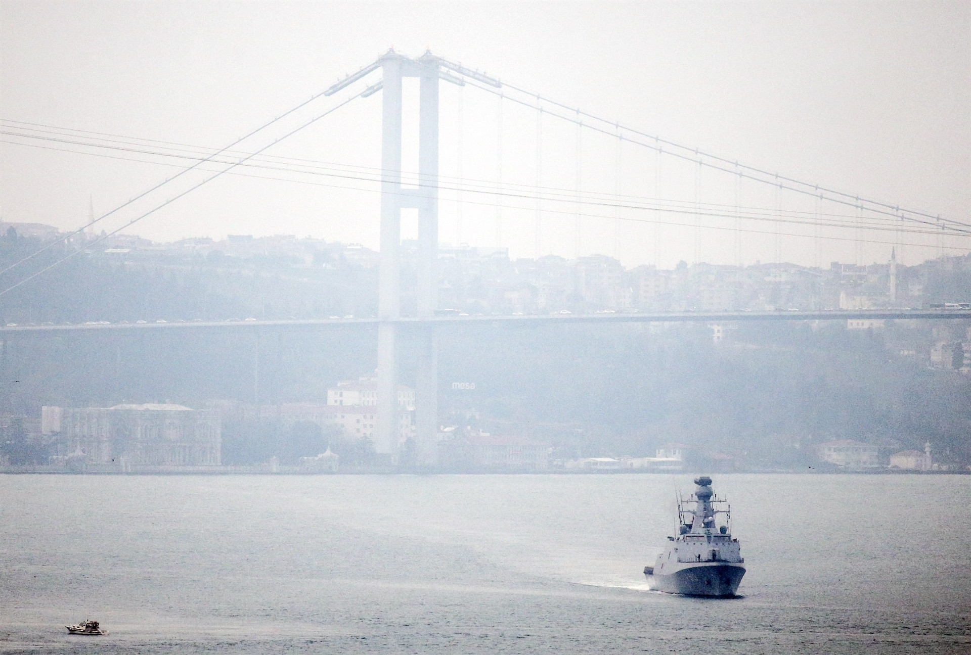 Türk savaş gemileri İstanbul Boğazı’ndan geçti Türk savaş gemileri İstanbul Boğazı’ndan geçti