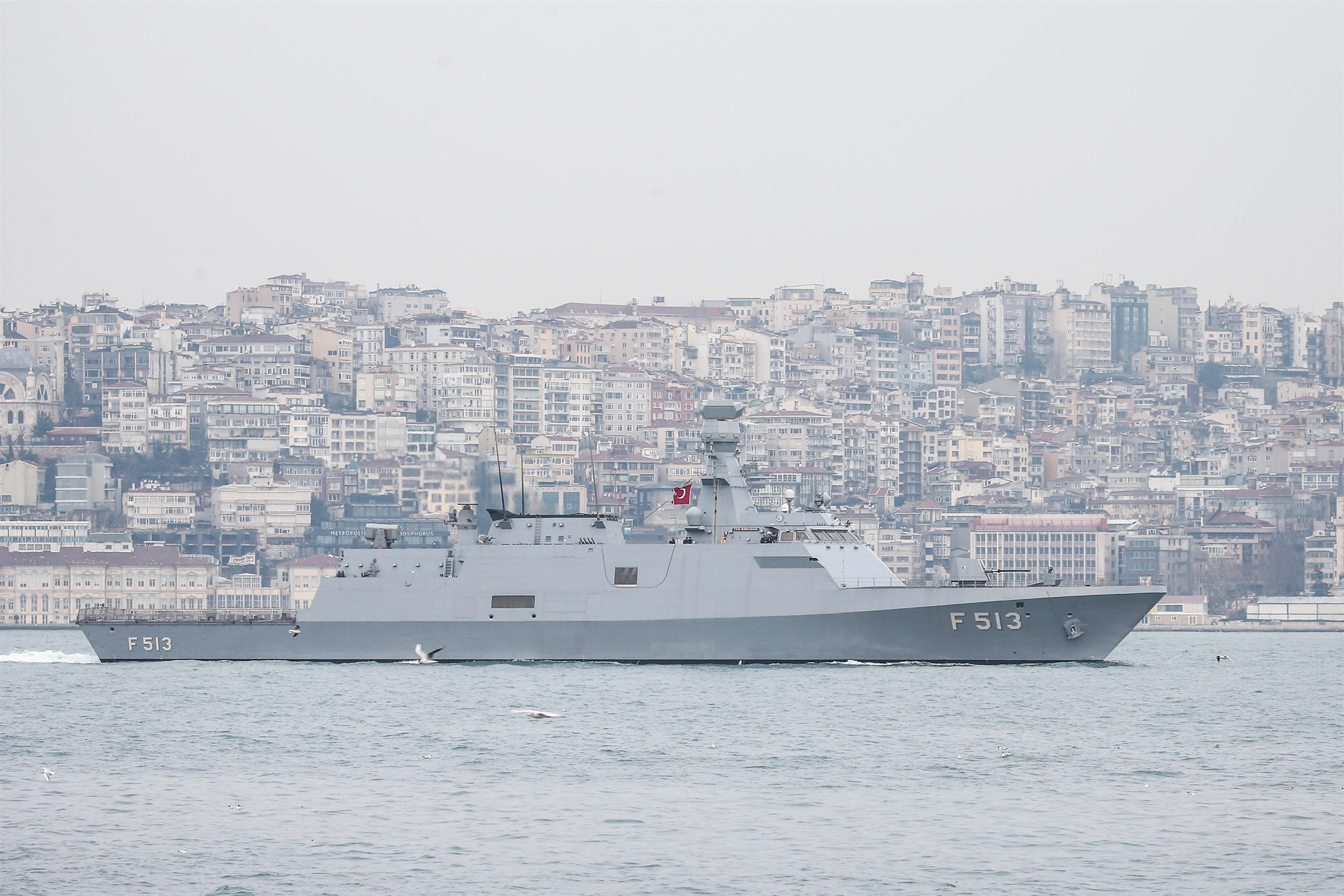 Türk savaş gemileri İstanbul Boğazı’ndan geçti Türk savaş gemileri İstanbul Boğazı’ndan geçti