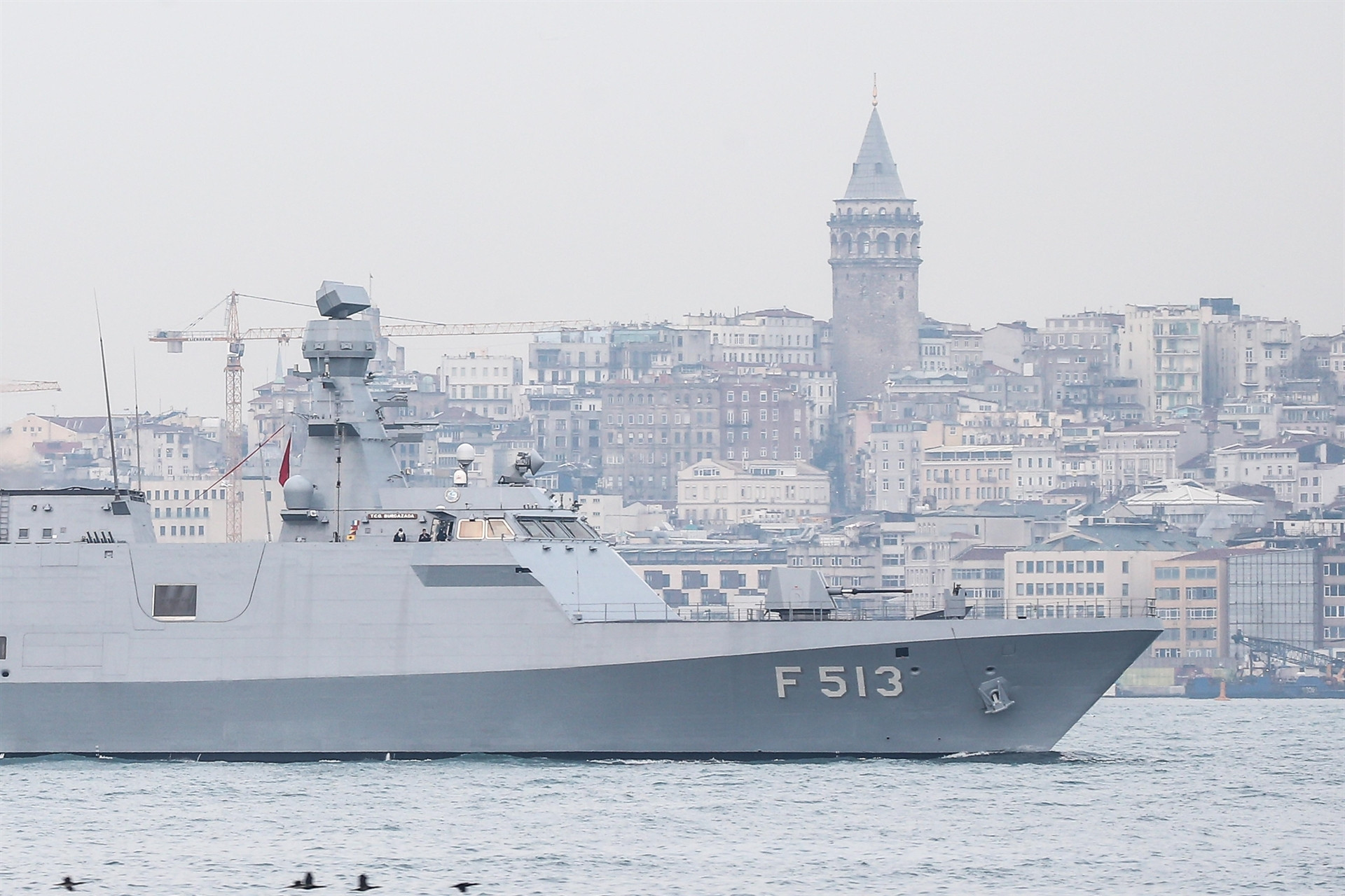 Türk savaş gemileri İstanbul Boğazı’ndan geçti Türk savaş gemileri İstanbul Boğazı’ndan geçti