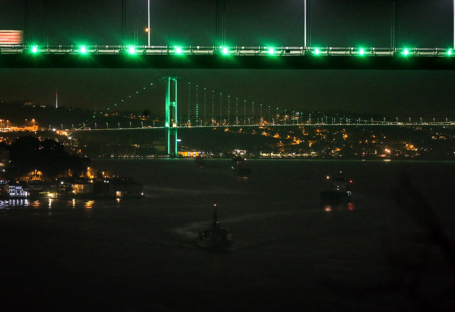 Türk savaş gemileri İstanbul Boğazı’ndan geçti Türk savaş gemileri İstanbul Boğazı’ndan geçti