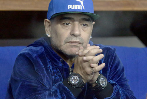 Ünlü futbolcu Maradonadan dikkat çeken karar