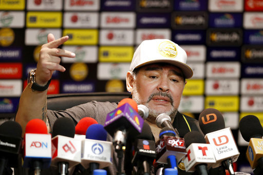 Ünlü futbolcu Maradonadan dikkat çeken karar