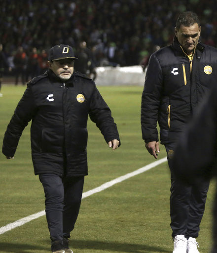Ünlü futbolcu Maradonadan dikkat çeken karar