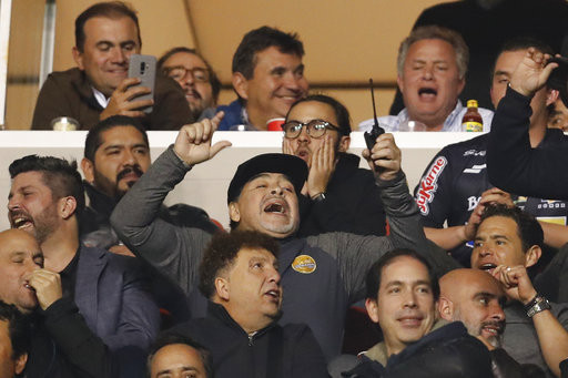 Ünlü futbolcu Maradonadan dikkat çeken karar