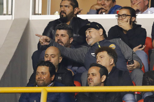Ünlü futbolcu Maradonadan dikkat çeken karar