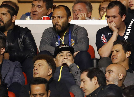 Ünlü futbolcu Maradonadan dikkat çeken karar