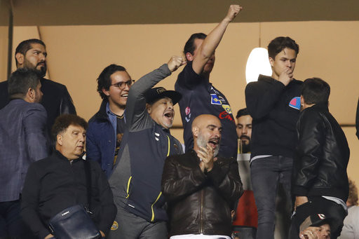 Ünlü futbolcu Maradonadan dikkat çeken karar