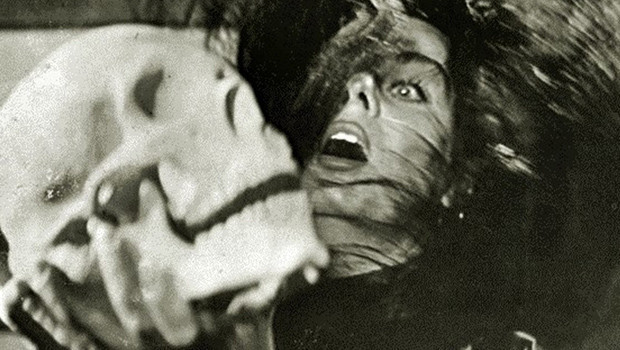İntikam Meleği / Kadın Hamlet (1977) İntikam Meleği / Kadın Hamlet (1977)