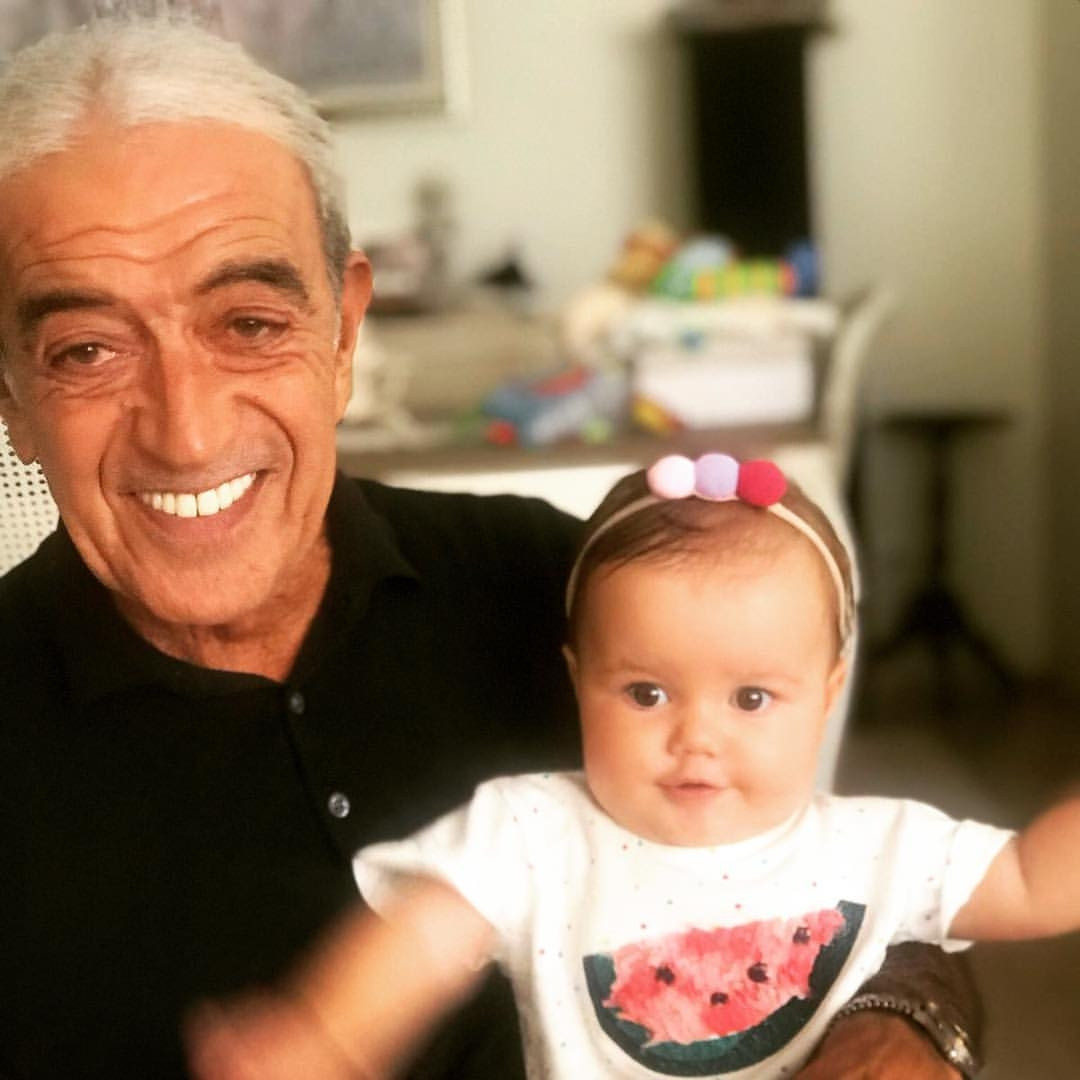 Sanki dünyaya yeniden geldim Sanki dünyaya yeniden geldim