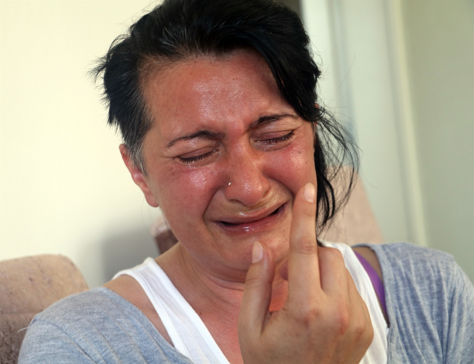 Ağlayarak ötenazi isteyen acılı kadın aylar sonra ilk kez gülebildi