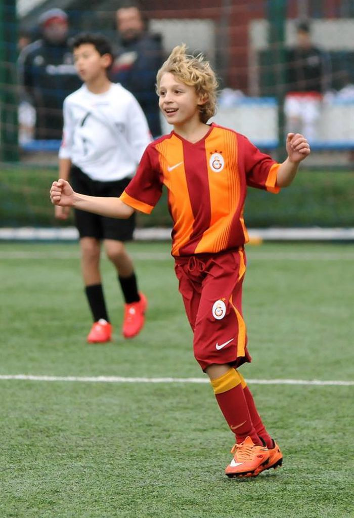 Florya ünlü futbolcunun oğlunu konuşuyor