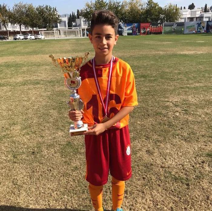 Florya ünlü futbolcunun oğlunu konuşuyor