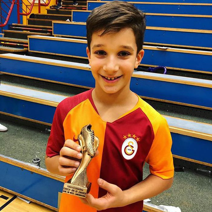 Florya ünlü futbolcunun oğlunu konuşuyor