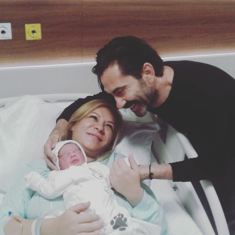 Ünlü oyuncudan çocuk eleştirilerine cevap Ünlü oyuncudan çocuk eleştirilerine cevap