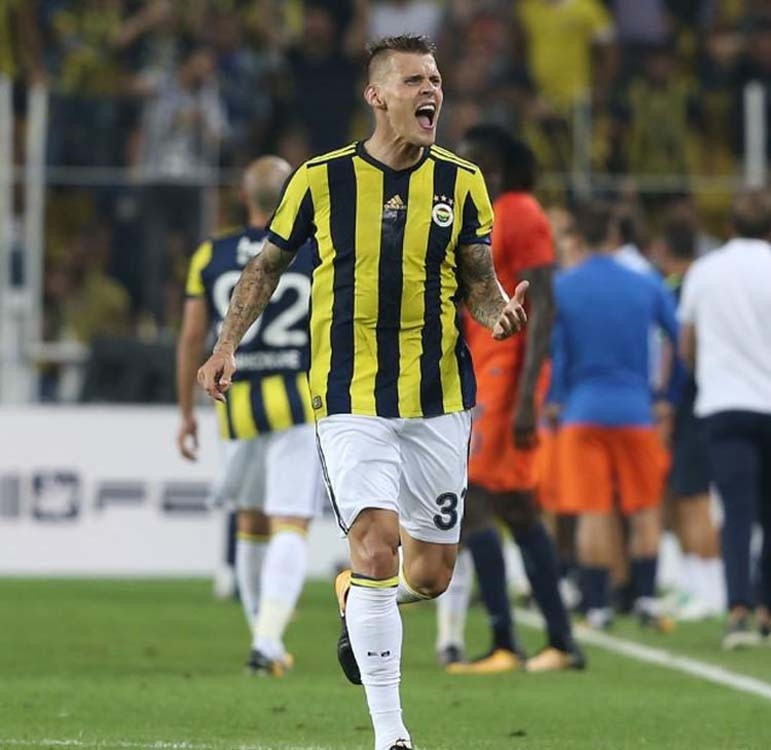 Martin Skrtelin yerine geliyor Kiralık olarak...