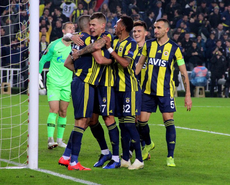 Yanal neşteri vuruyor 6 yıldız birden yolcu...