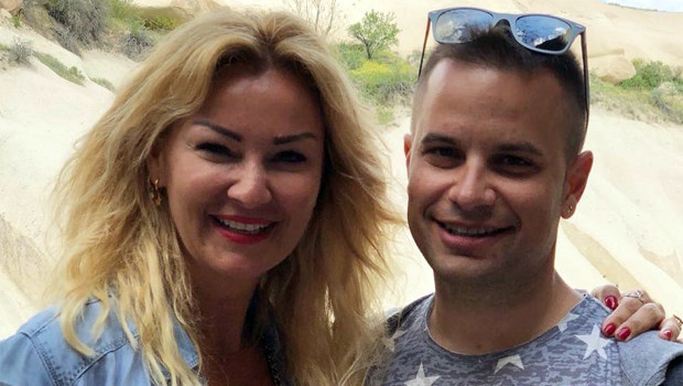 Demet Akalını çıldırtan yorum Bebeğinden utanmadığın belli Demet Akalını çıldırtan yorum Bebeğinden utanmadığın belli