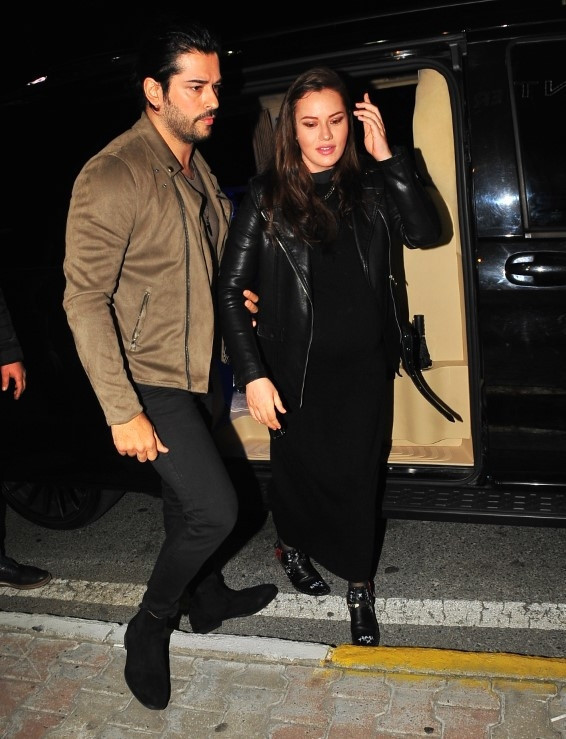 Karan çok tekmeledi