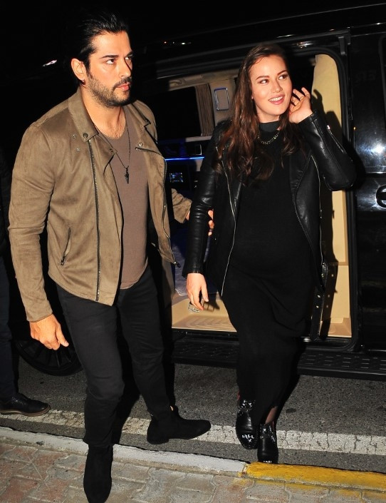 Karan çok tekmeledi