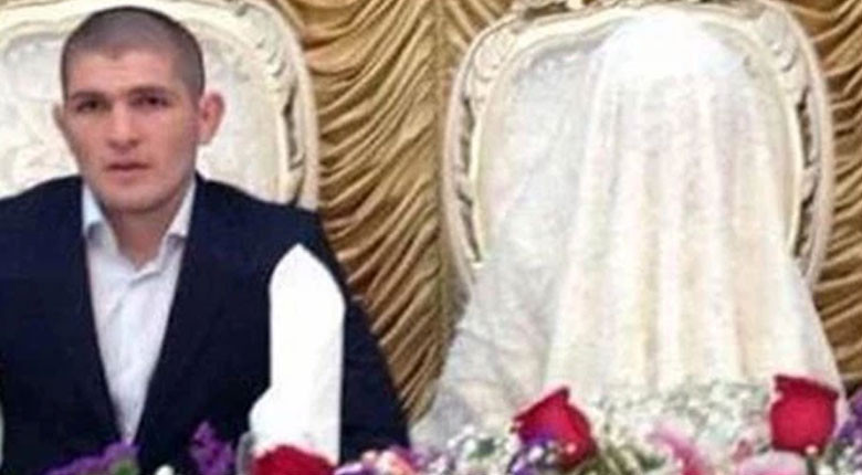 O sözlere dayanamadı Yumruklu saldırı... O sözlere dayanamadı Yumruklu saldırı...