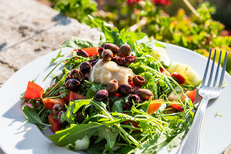 Enginar salatası tarifi