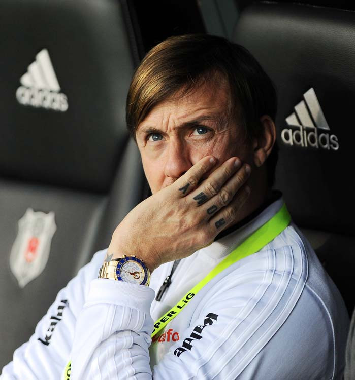 Anlaşmayı kabul etti Beşiktaşın yeni hocası....