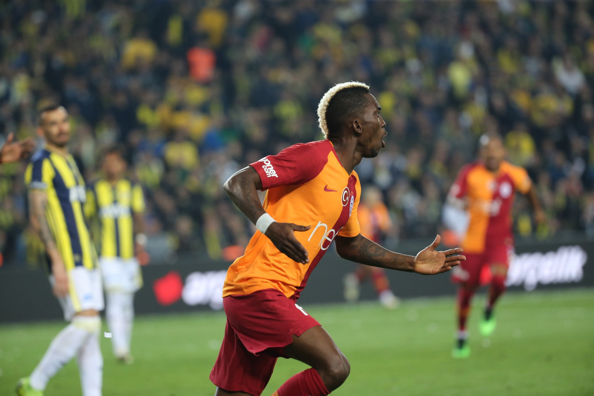 3- Terim ve Albayrak, 1-1’lik sonucu hakeme bağladı. Albayrak, “Çok şey biliyorum” şeklinde acayip bir açıklama yaptı. Lig manipüle mi ediliyor