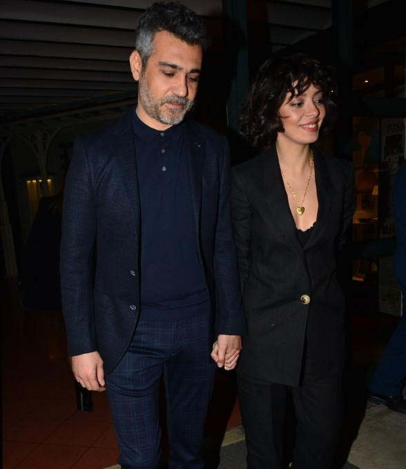 İlk kez el ele