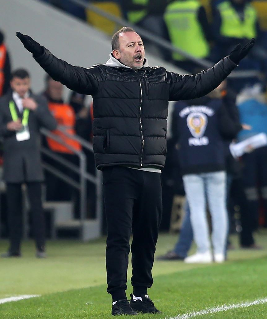 Sergen Yalçın bombası Yönetim...