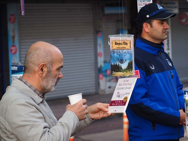 Kocaelide ağaçlar kitap açtı