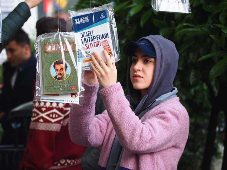 Kocaelide ağaçlar kitap açtı