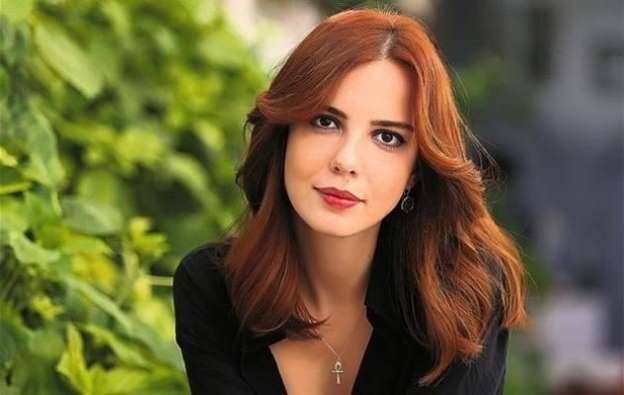 Yeni yaşını kaybettiği babasıyla kutladı... Onu tanıdınız mı Yeni yaşını kaybettiği babasıyla kutladı... Onu tanıdınız mı