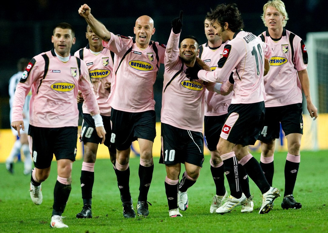 İtalya efsanesi Palermo küme düşürüldü