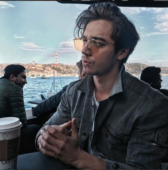 Tekin aşık oldu