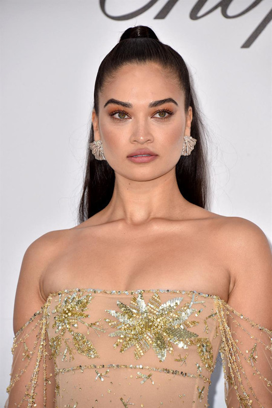 Gala gecesinde şıklık yarışı